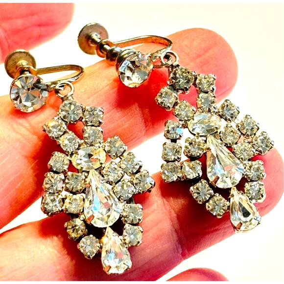 Vintage screw back earrings dramatic silver & clear crystal drop & dangle style - Picture 3 of 7